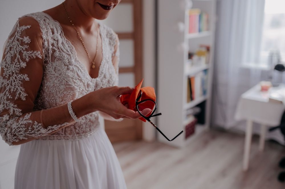 Suknia ślubna, odpinane rękawy, muślinowy dół