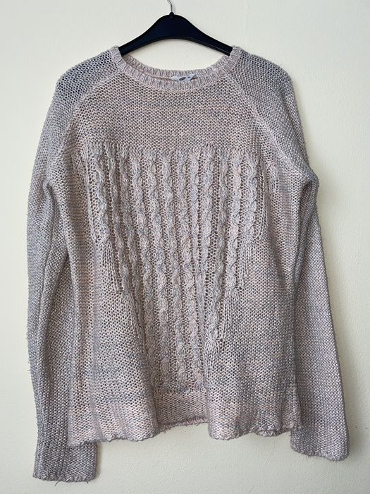 Sweter sweterek jasnoróżowy ze srebrna nitka