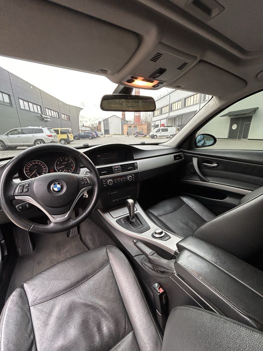 Bmw 320i 2007 2.0 бензин