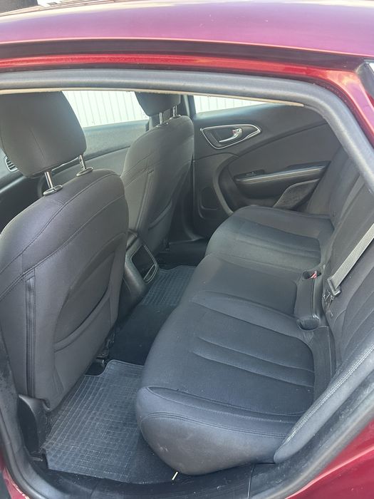 Продам Chrysler 200c 2.4