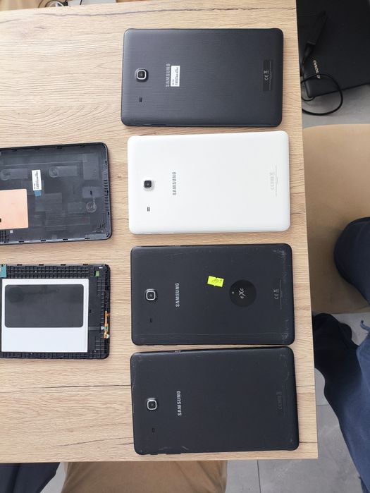 Tablety Samsung T560- Zestaw 5 szt., nie włączają się