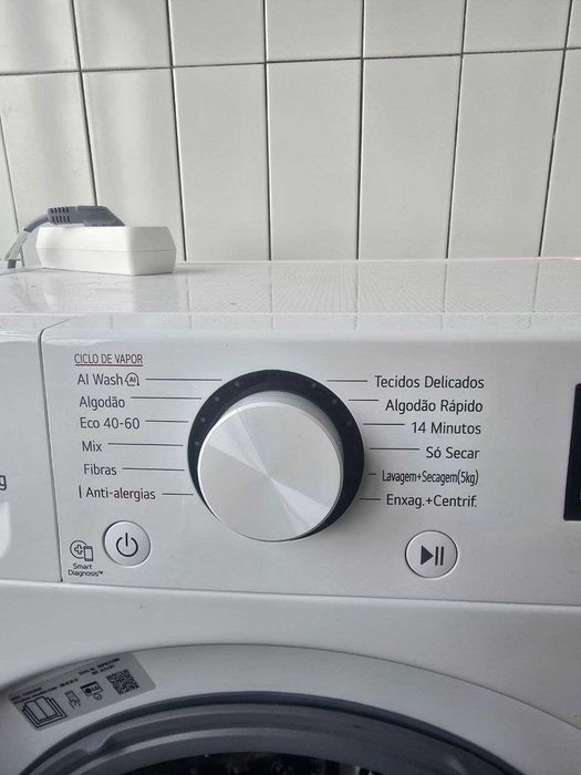 Máquina de Lavar e Secar Roupa