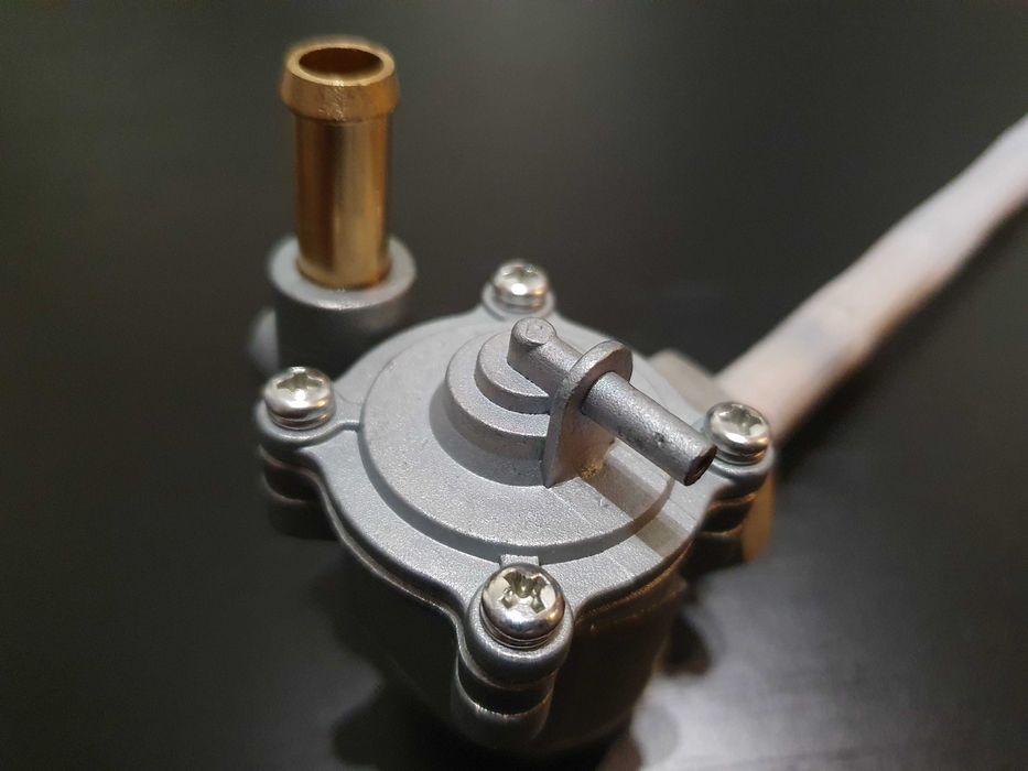 Torneira de gasolina Honda CBR CB VTR Hornet ( vários modelos )