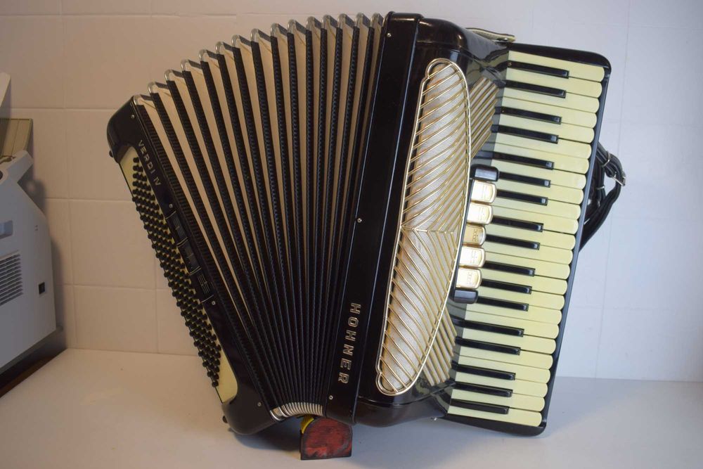 HOHNER Verdi IV 4-Voice Accordion, No. 26564354278777345123
