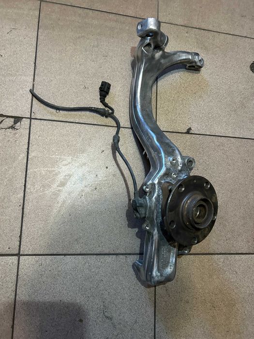 Zwrotnica piasta lewy przód audi a4 b6 b7