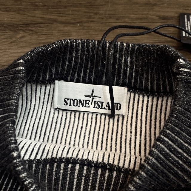 Striped Ribbed-Knit Sweater/ Светр стон айленд