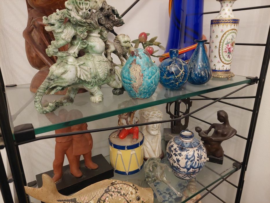 Estante em metal  vidro  e madeira