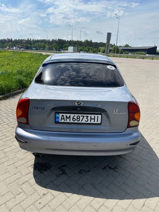 Sens 2011 року автомобіль