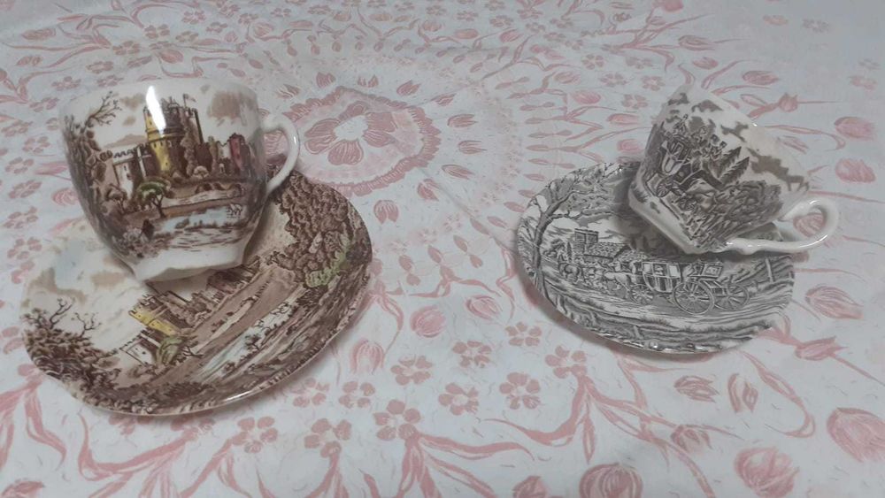 Chávena de café e pires antiga