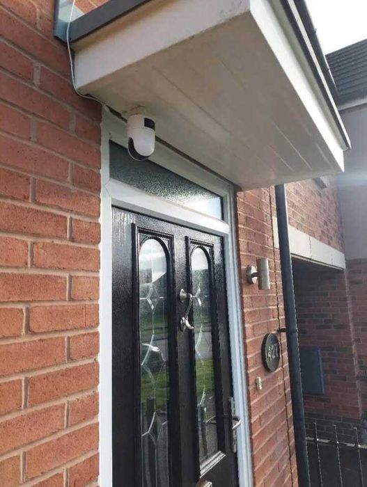 Câmera Wi-Fi 2 lentes - Para parede, teto ou pousar