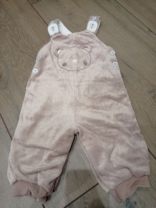 Sprzedam spodnie ogrodniczki TU 68/74cm.