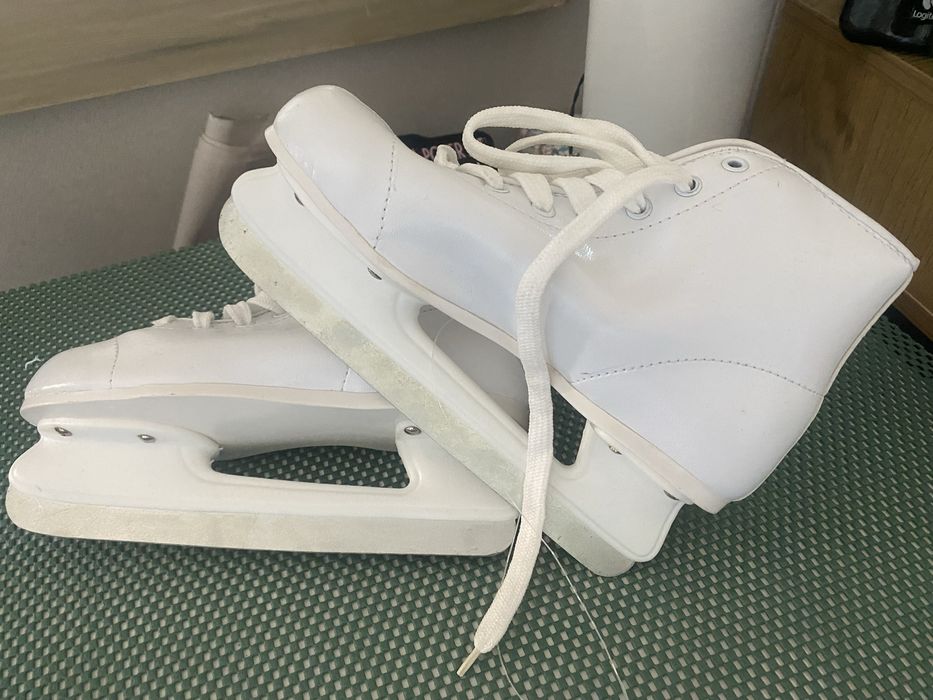 Ковзани шкіряні (нові)