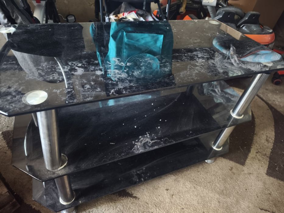 Stolik pod telewizor do umycia