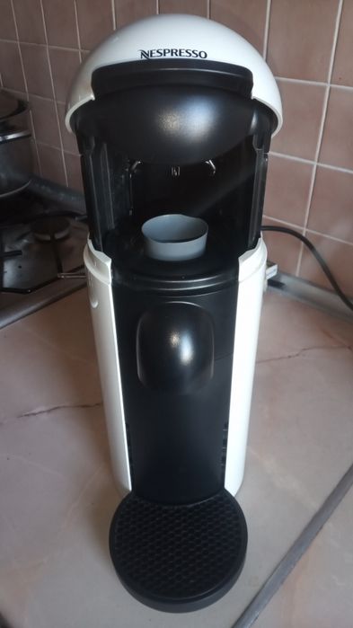 Кофемашина капсульная NESPRESSO VertuoPlus GCB2