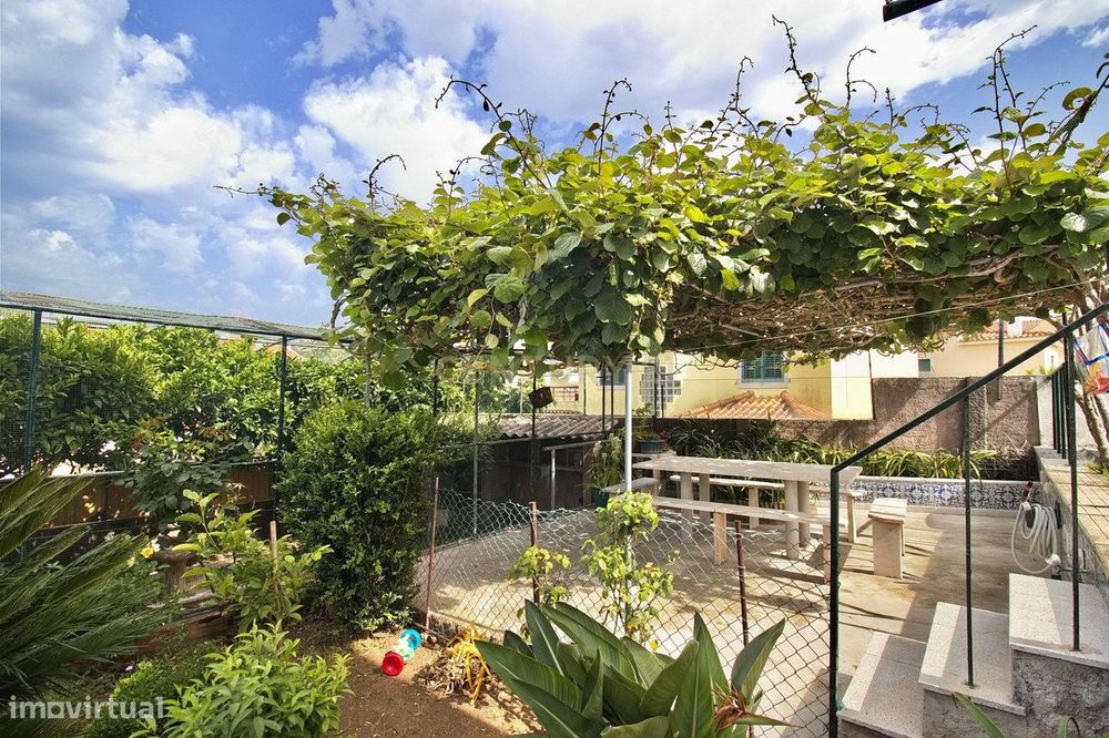 Moradia Independente T4 em Porto Salvo