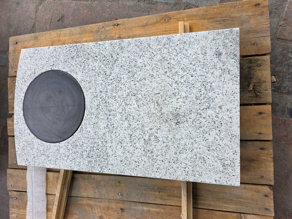 Пам'ятники з білого граніту Cotton White Бразилія. Від виробника!