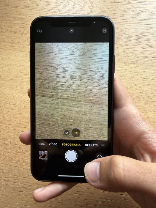 iPhone 11 Preto 128GB em Bom Estado