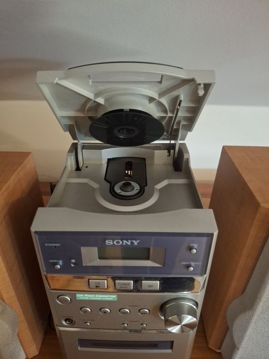 Leitor de cassetes e CD com colunas