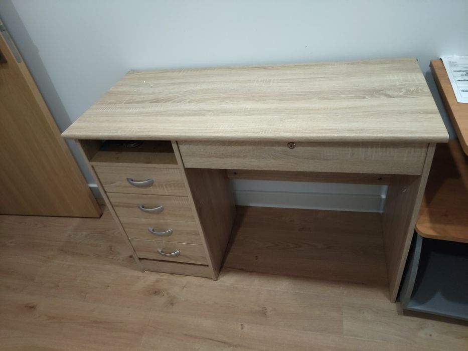 Secretaria com Gavetas