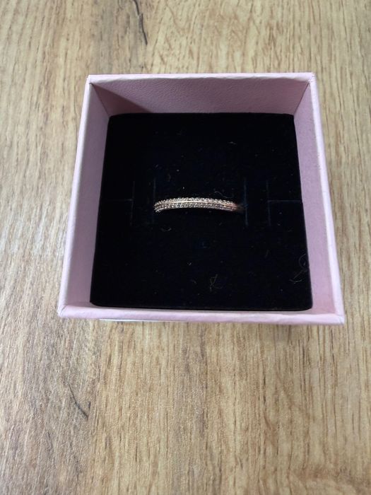 Pierścionek Pave Pandora Me