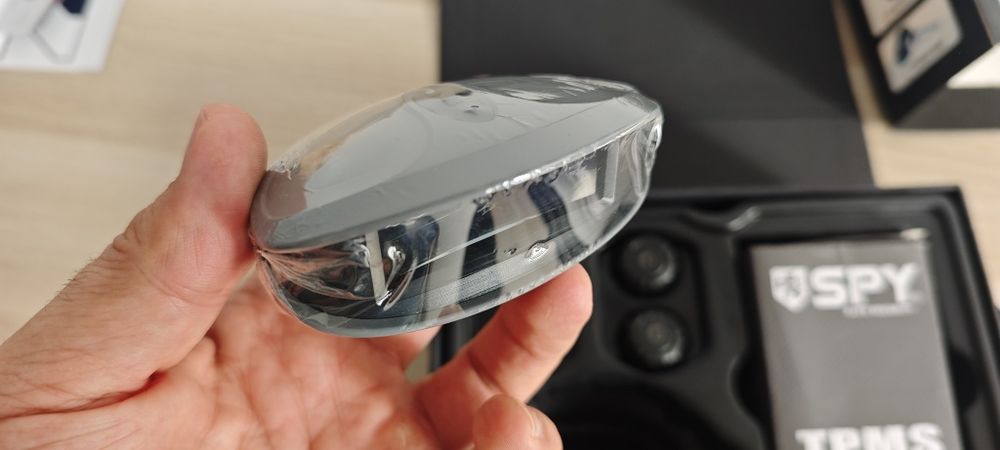 Sistema de controlo de pressão de pneus SPY