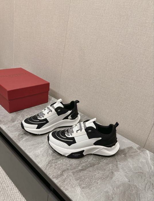 Кроссовки Valentino