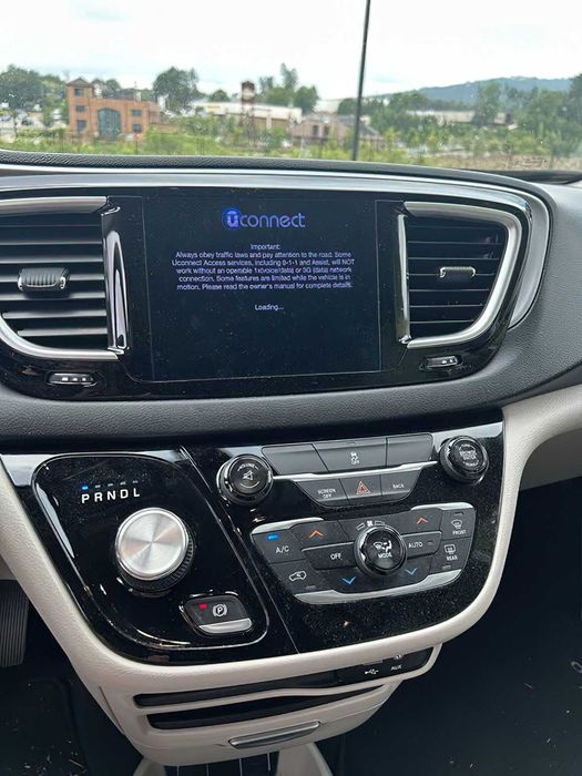 Chrysler Pacifica hyb      2018