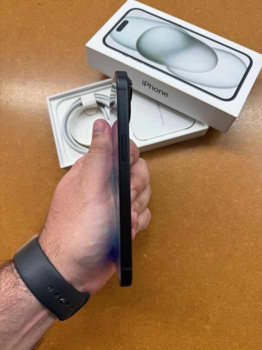 iPhone 15 - 128GB | Preto | Como Novo