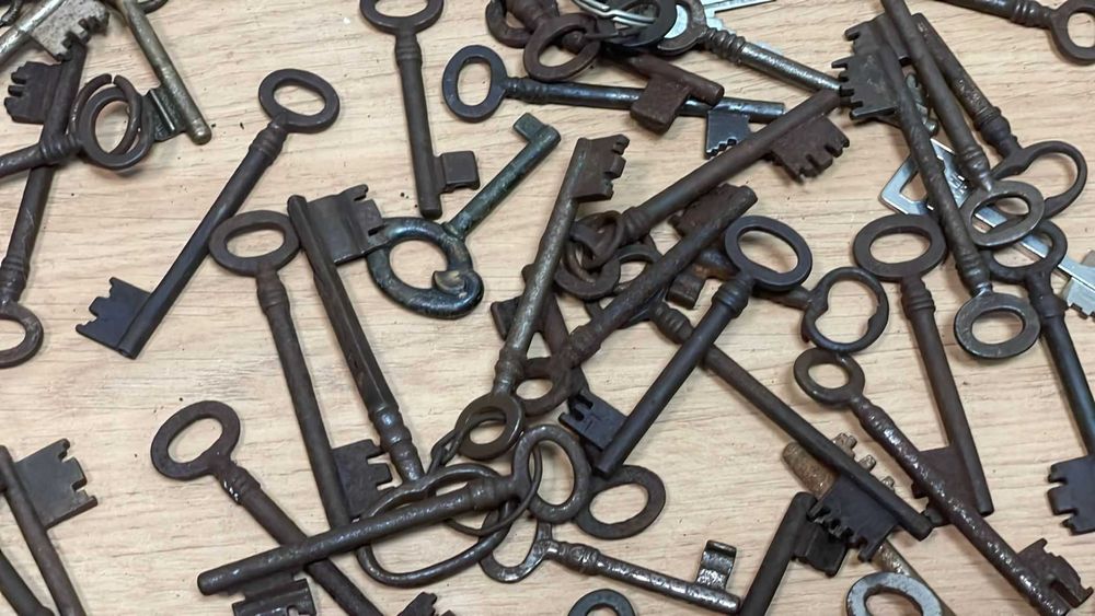 Chaves antigas 185 unidades vendo em separado