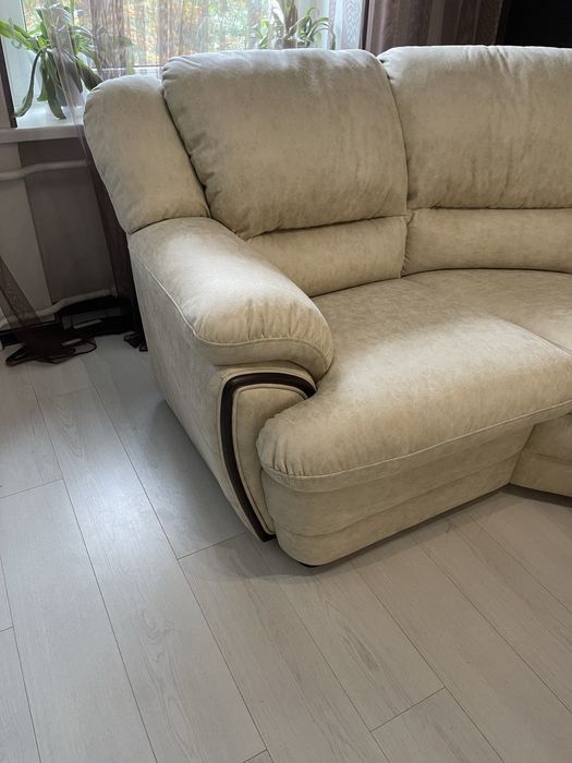 Перетяжка та ремонт мʼякої меблі