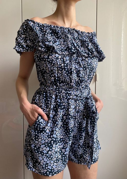 H&M ciemnoniebieski kombinezon w kwiaty 38