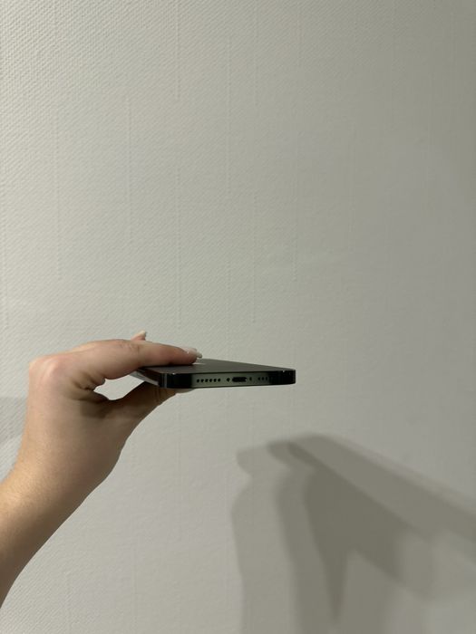 IPhone 14 Pro Max  128GB у чорному кольорі