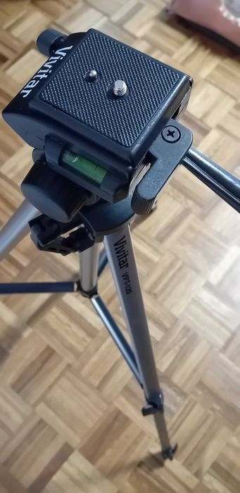 Tripé Vivitar VPT 120 ainda na caixa, para filmagens ou fotografia