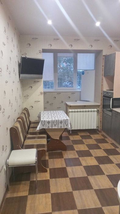 Продам 1 ком. квартиру , ул. Высоцкого , газовый дом