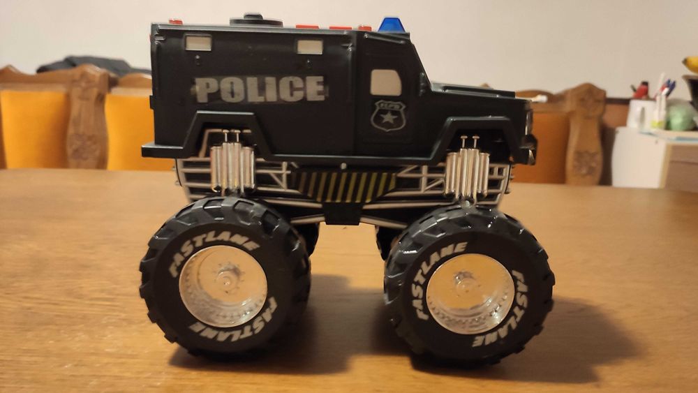 Samochód policyjny duża zabawka