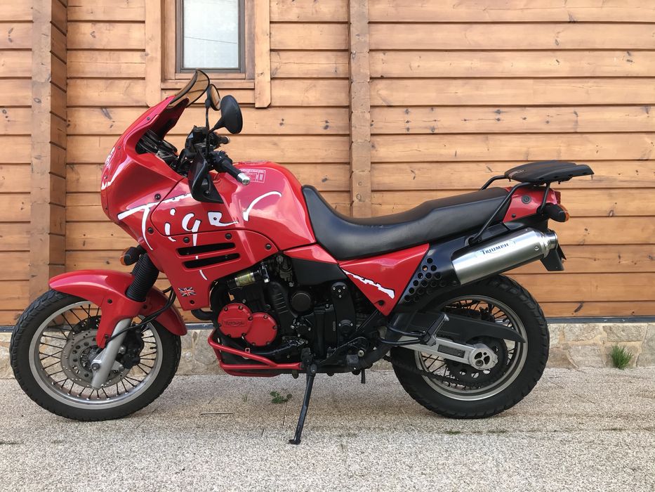 Triumph tiger 900