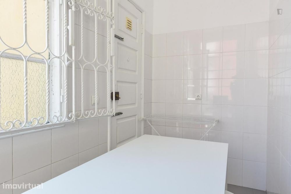 Quarto - localizado em Alameda Lisbon