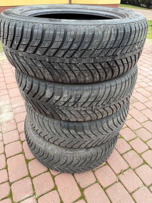 Opony wielosezonowe Nexen 215/60 r17