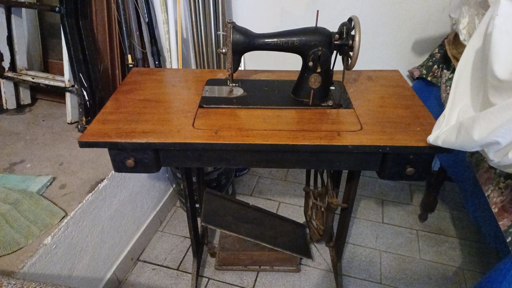 Máquina costura singer