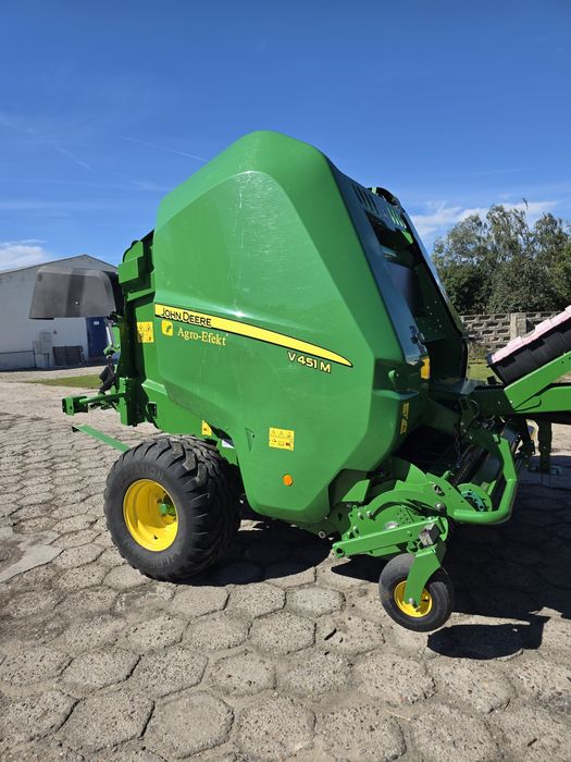 Prasa John Deere V451M