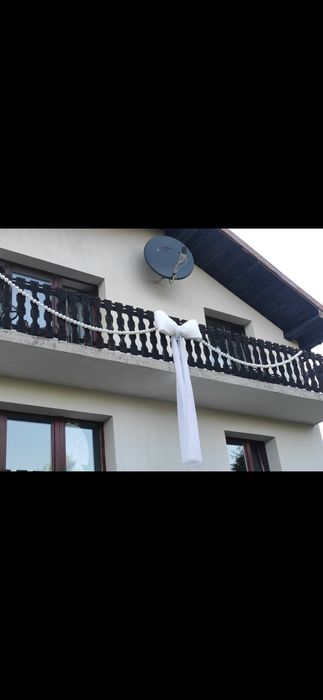 Kokarda i korale ozdoby na dom weselny