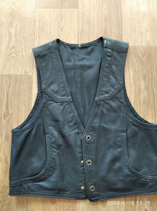 Жилеты кожаные байкерские