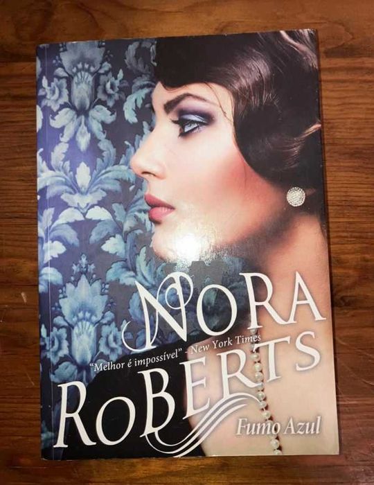 Vários livros em segunda mão