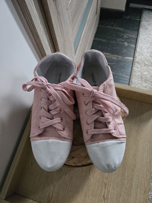 Tenisówki damskie 38