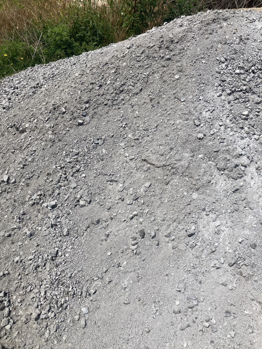 Шлак . Щебень . Песок . Глина . Чёрнозем .