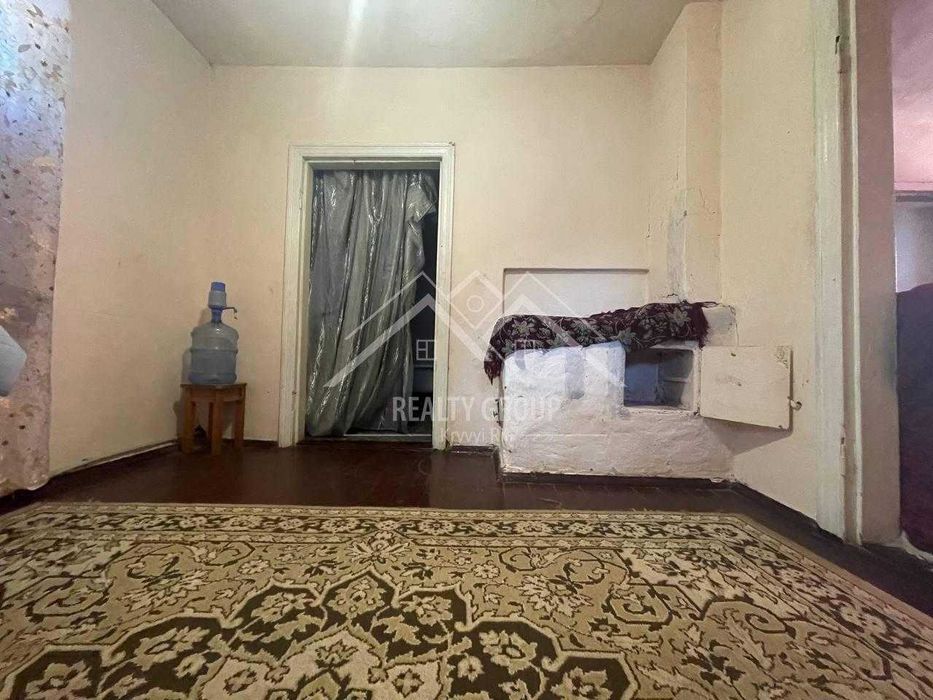 Продаж затишного будинку по Черняховського