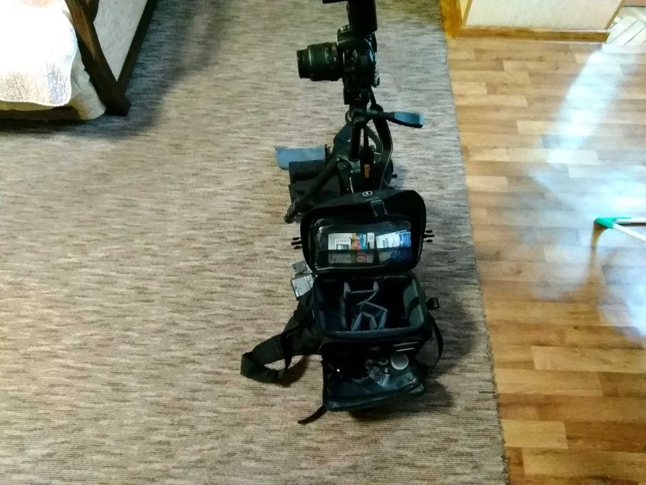 Продам гарний фотоаппарат Nikon D3100