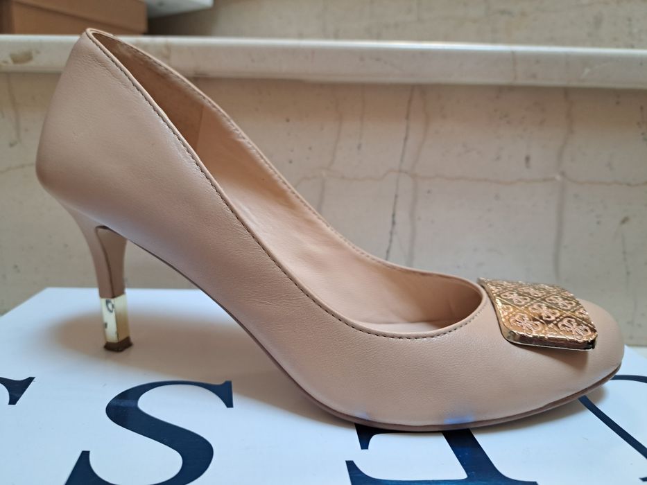 Buty Guess szpilka