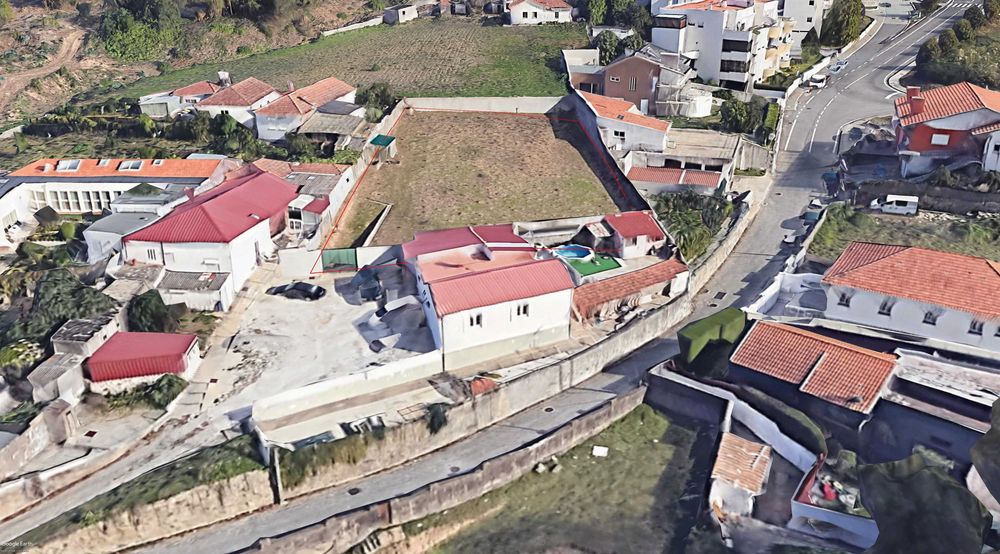 Vende-se terreno 1.000m2 em Francelos