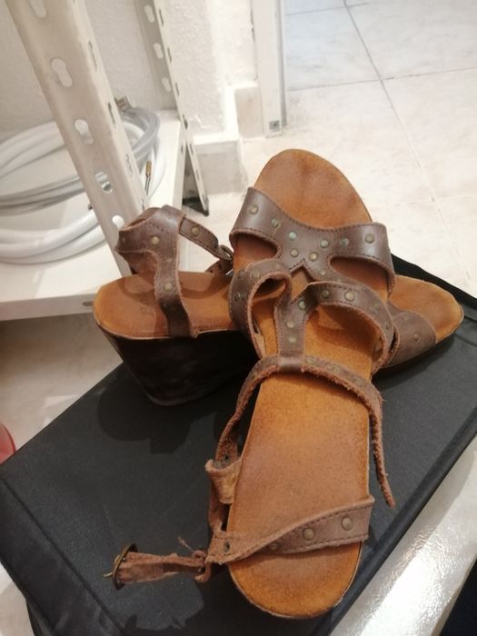 Sandálias diversas